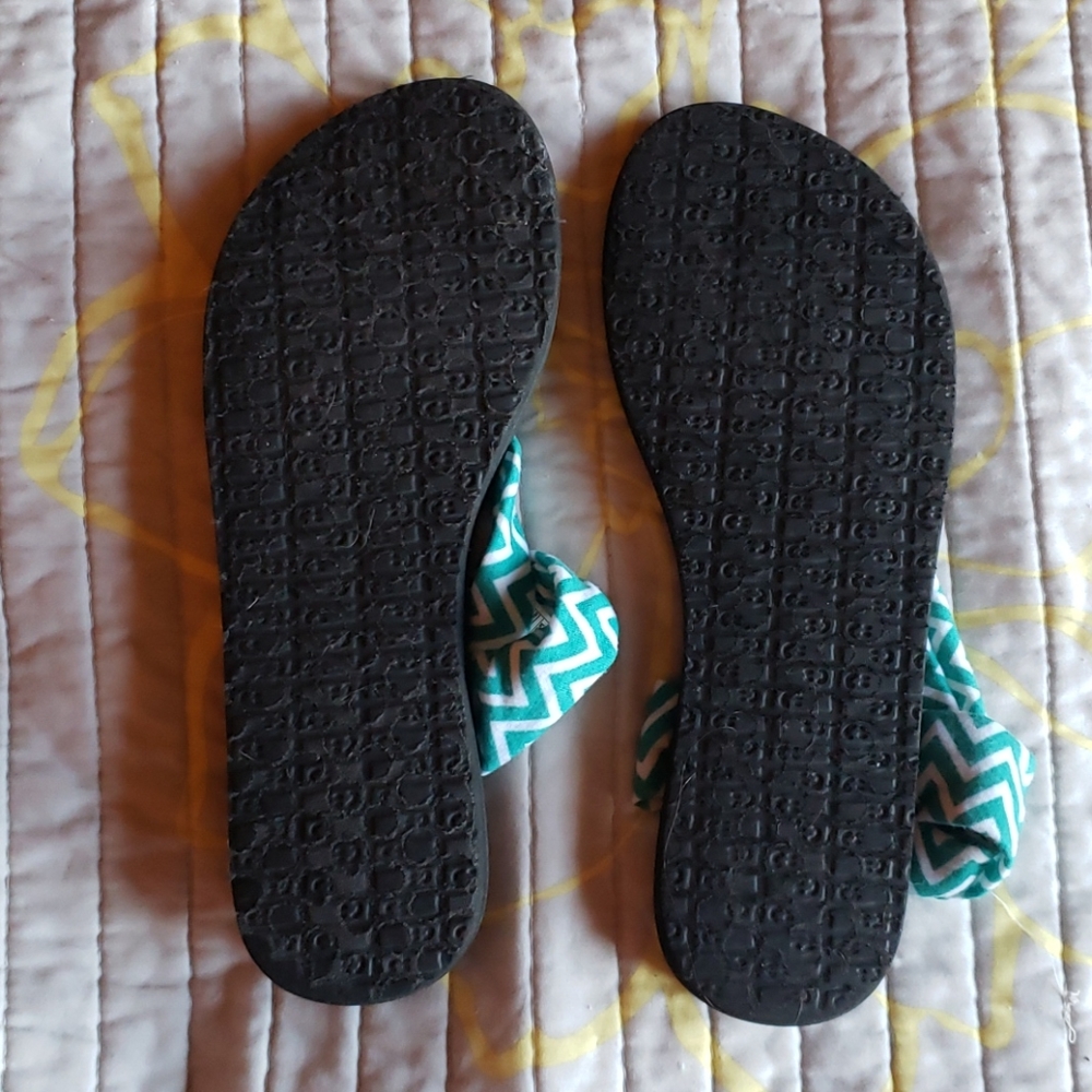 Sandals - Picture 3 of 3